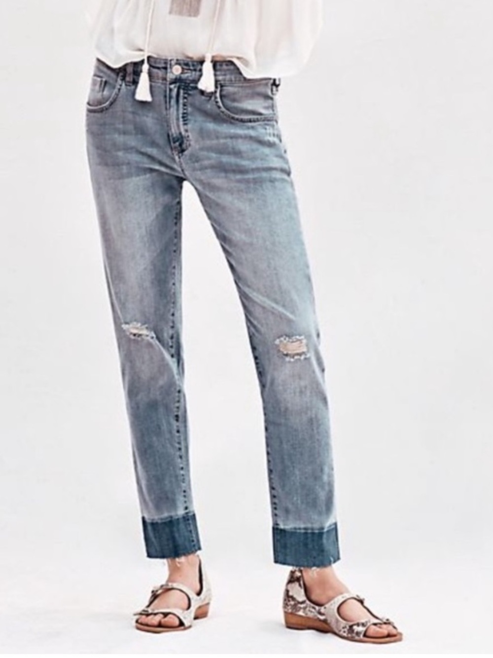 PILCRO AND THE LETTERPRESS Light Wash Blue Distressed High-Rise Cropped Jeans 27